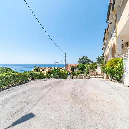 Mazis A Agios Gordios (Corfu)